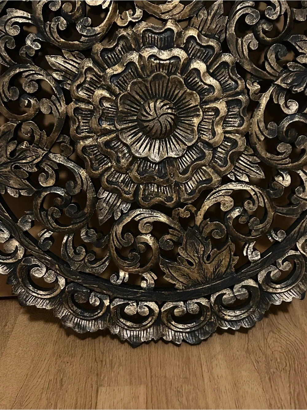 Decorative Painted Gold Floral Carved Wood Wall Plaque 19 1/2” Diameter